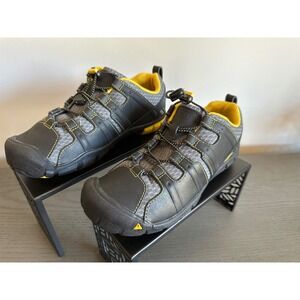 NEW Keen Medomak CNX Kids Hiking Shoes Black Cyber Yellow Youth Size 4